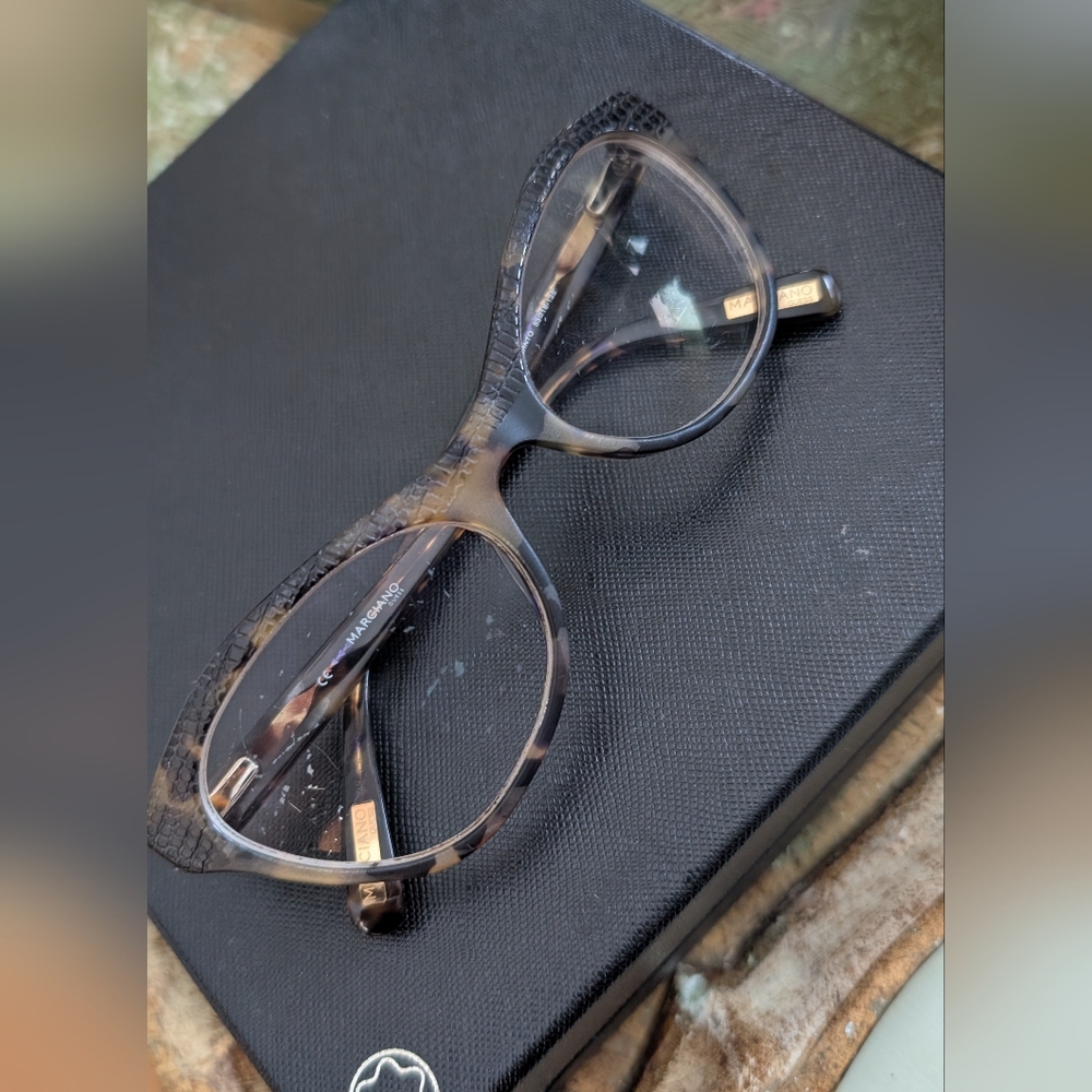 GUESS Stylish Tortoiseshell Eyeglass FRAME